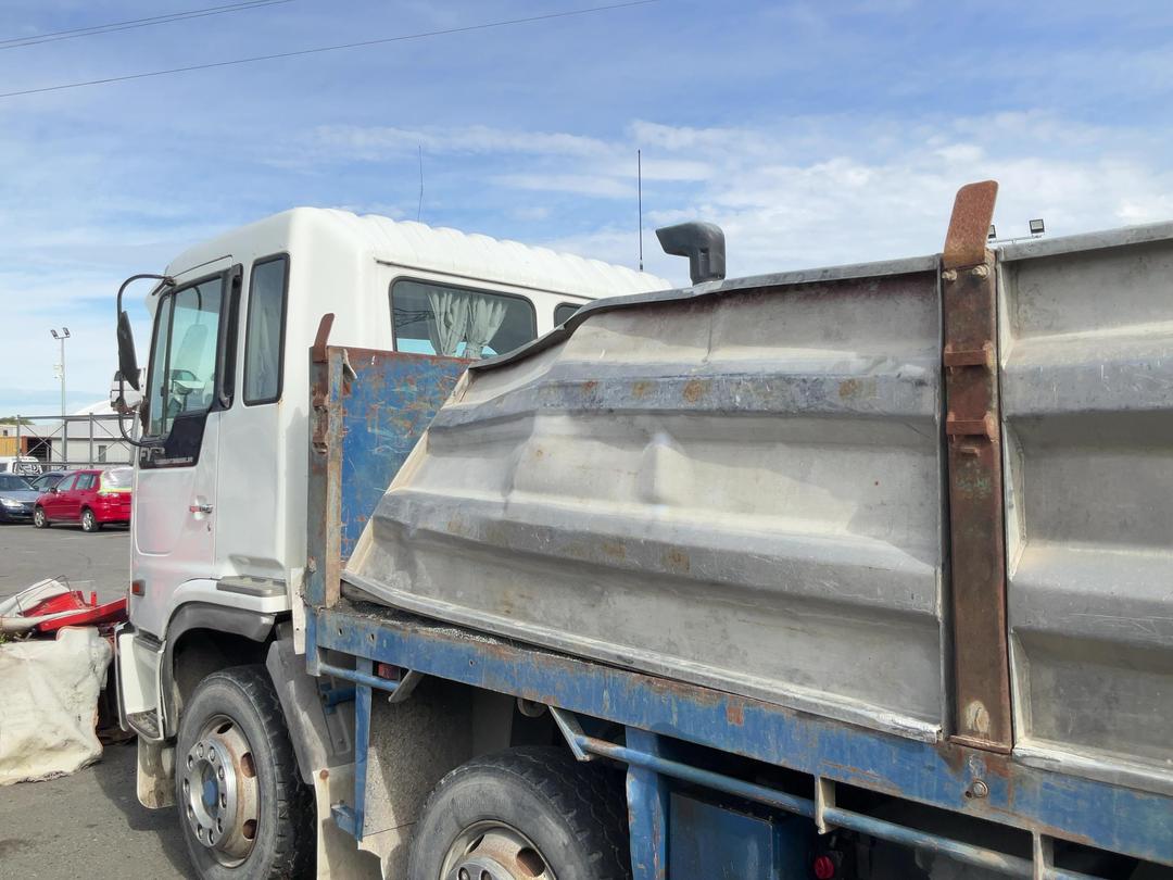 Photo '26' of Hino FY 1Kuka Tipper
