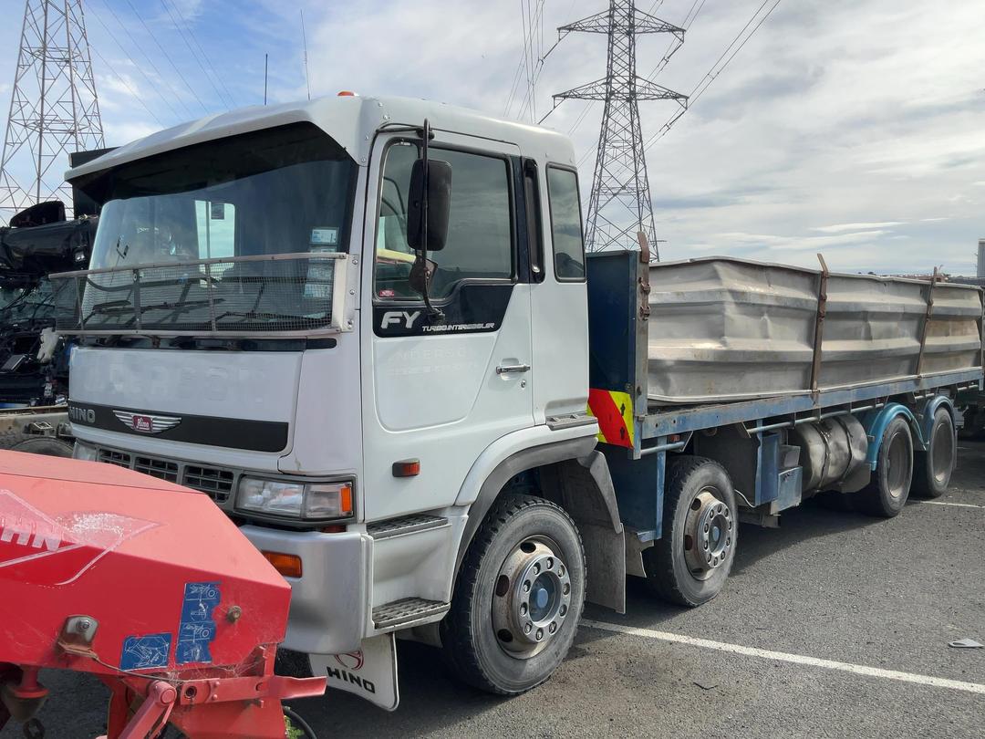 Photo '3' of Hino FY 1Kuka Tipper