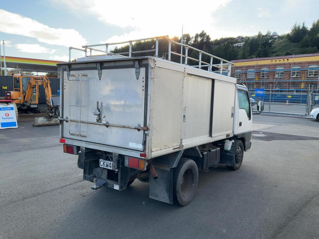 Photo '4' of Isuzu ELF NKR71 Box Body