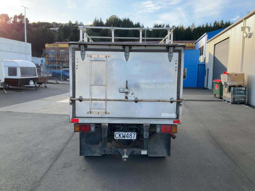 Photo '5' of Isuzu ELF NKR71 Box Body