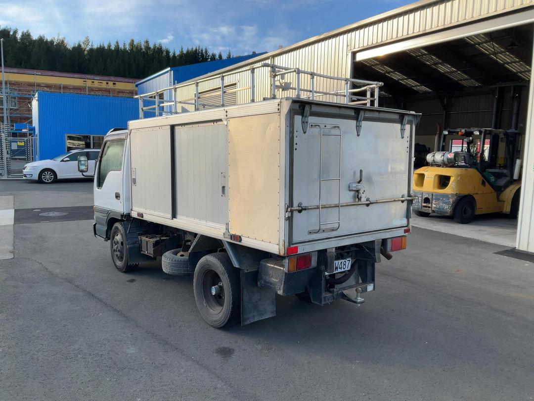 Photo '6' of Isuzu ELF NKR71 Box Body