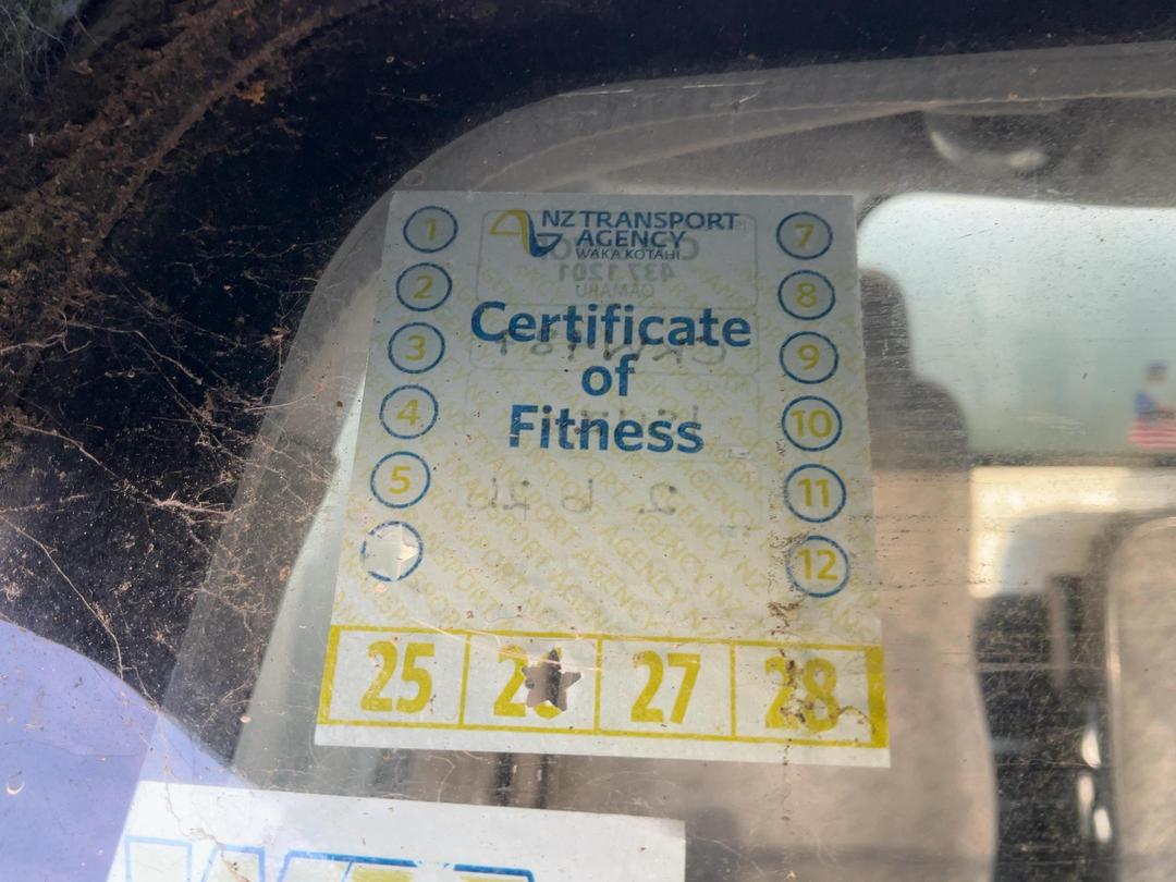 Photo '12' of Isuzu ELF NKR71 Box Body