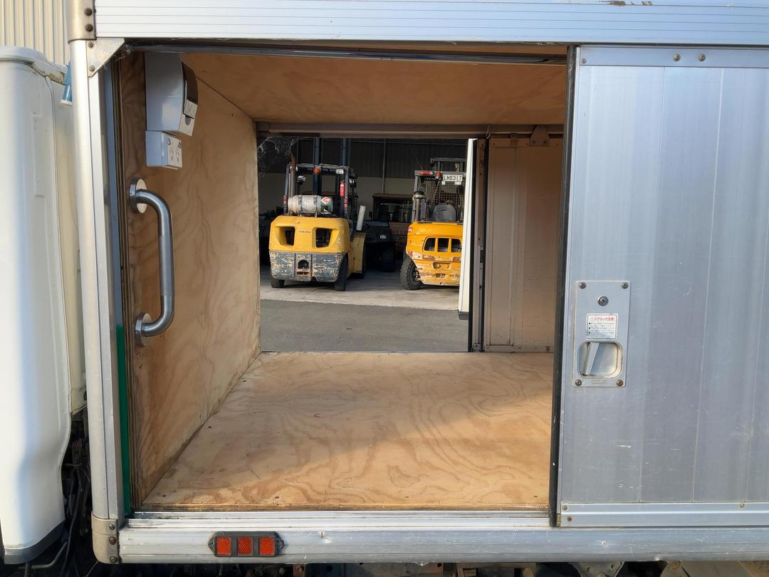 Photo '21' of Isuzu ELF NKR71 Box Body