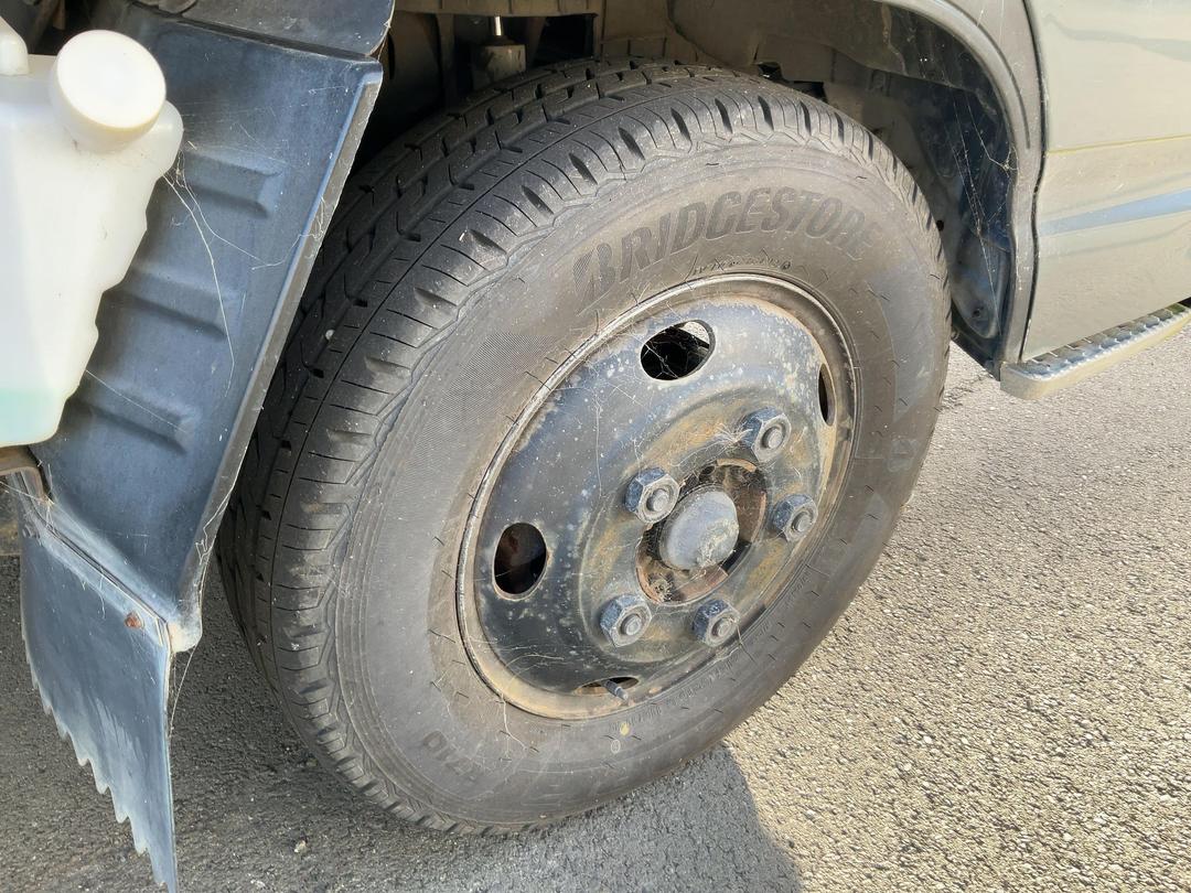 Photo '32' of Isuzu ELF NKR71 Box Body