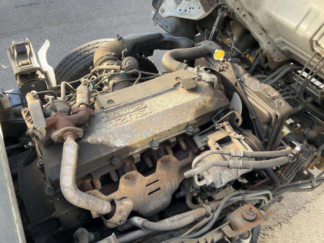 Photo '37' of Isuzu ELF NKR71 Box Body