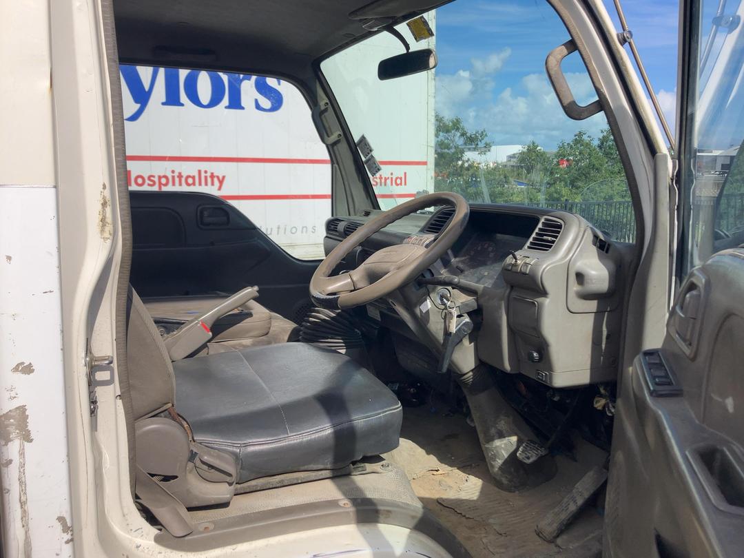 Photo '6' of Isuzu ELF NKR66 Flat Deck