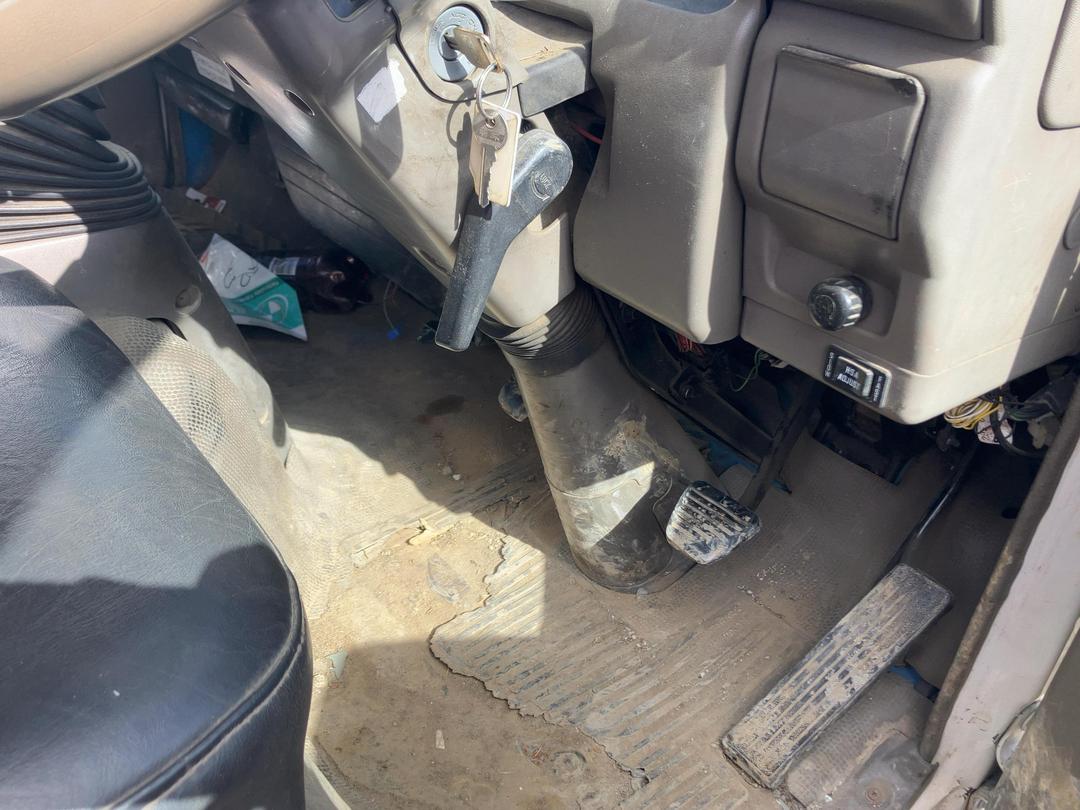 Photo '11' of Isuzu ELF NKR66 Flat Deck