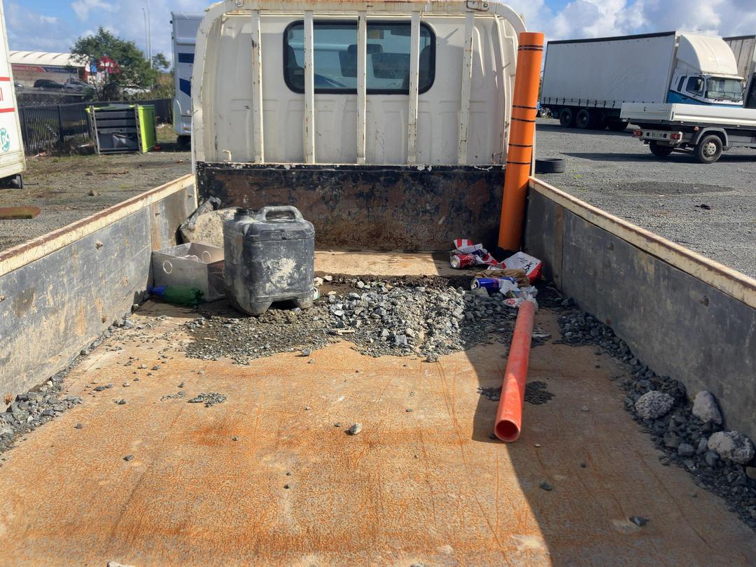 Photo '19' of Isuzu ELF NKR66 Flat Deck
