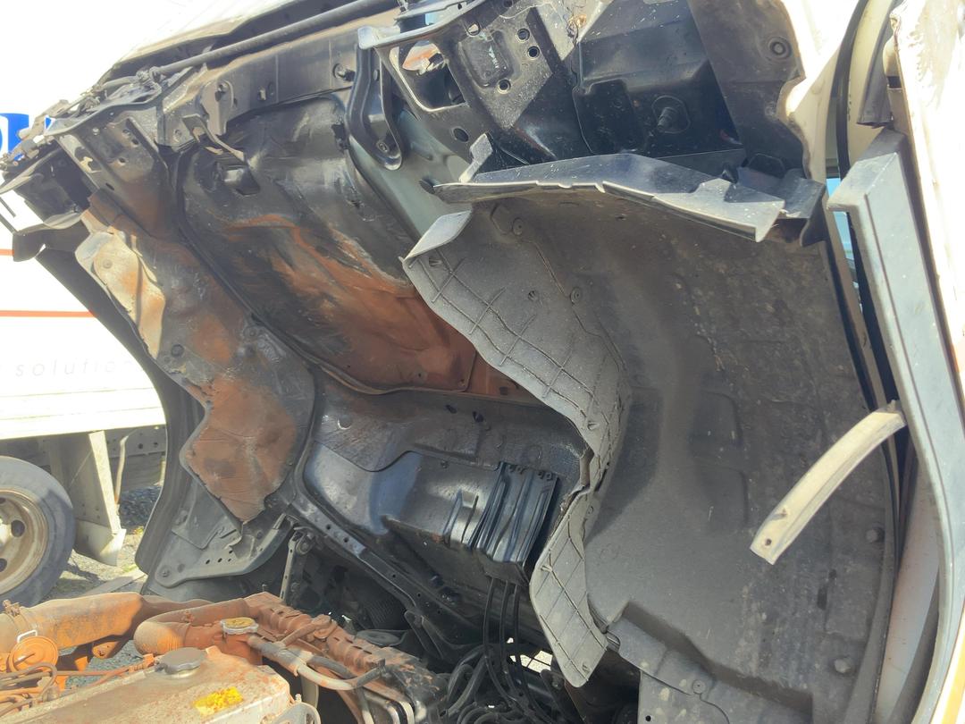 Photo '26' of Isuzu ELF NKR66 Flat Deck