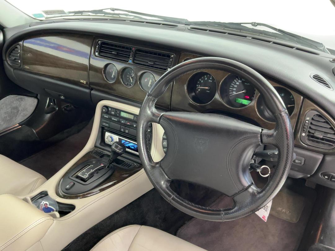 Photo '17' of Jaguar XK