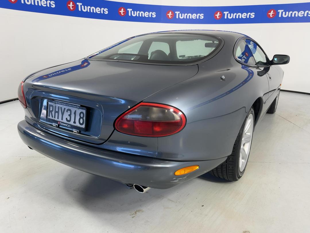 Photo '7' of Jaguar XK8