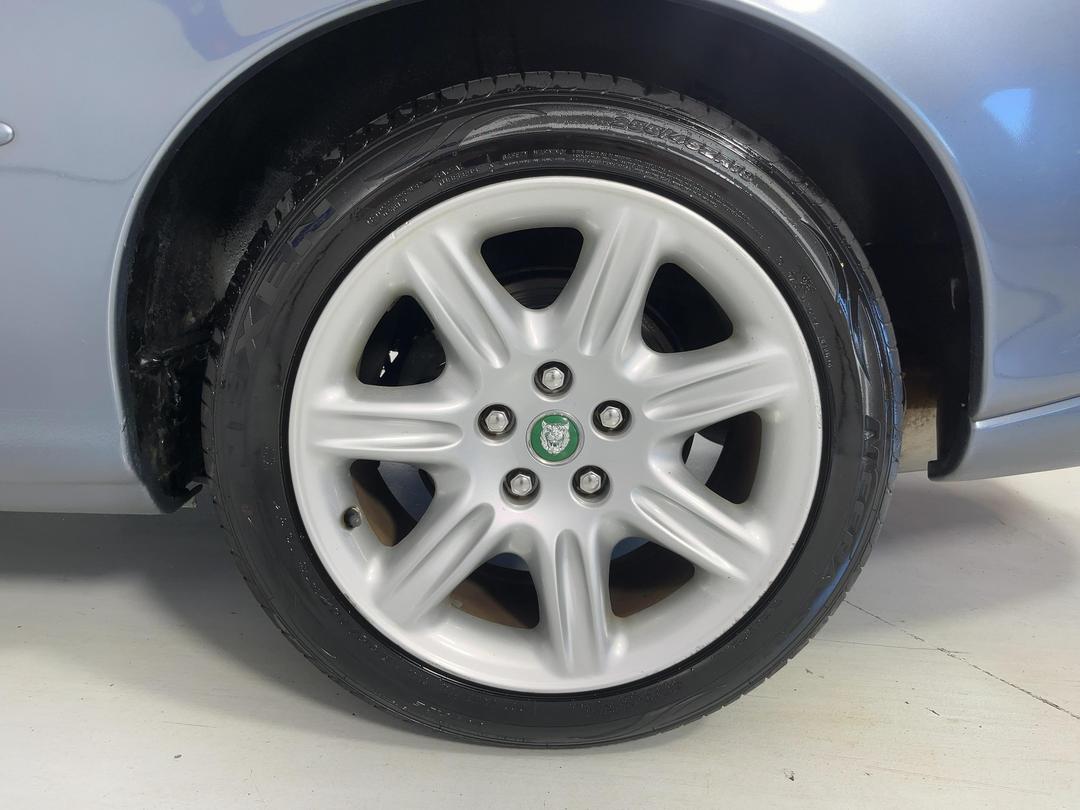 Photo '11' of Jaguar XK8