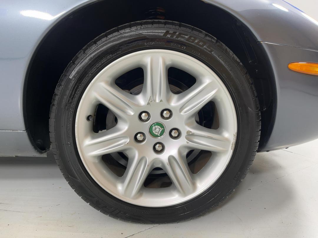 Photo '9' of Jaguar XK8