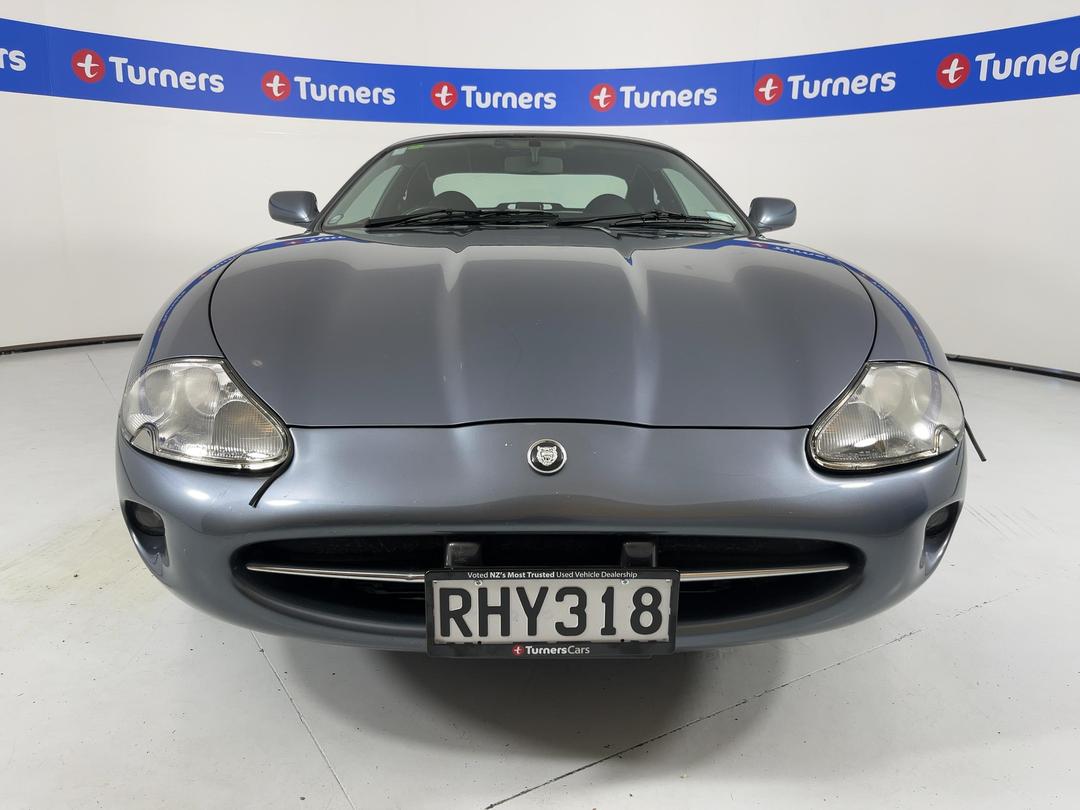 Photo '2' of Jaguar XK8