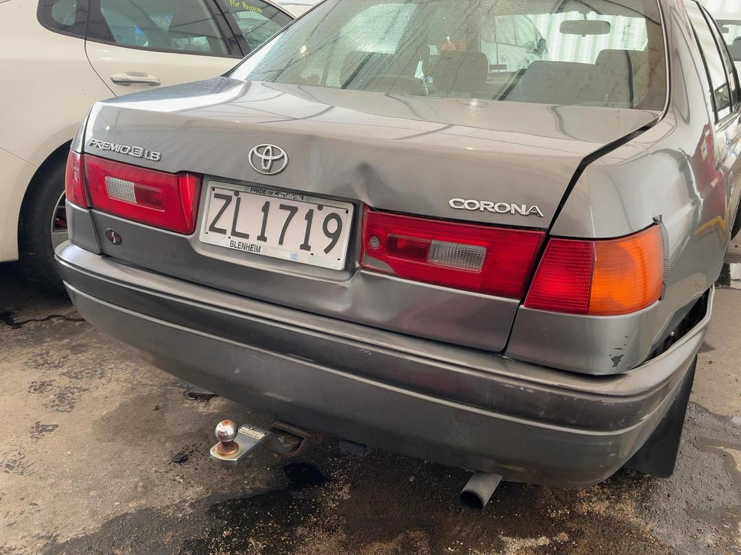 Photo '4' of Toyota Corona Premio E 1.8