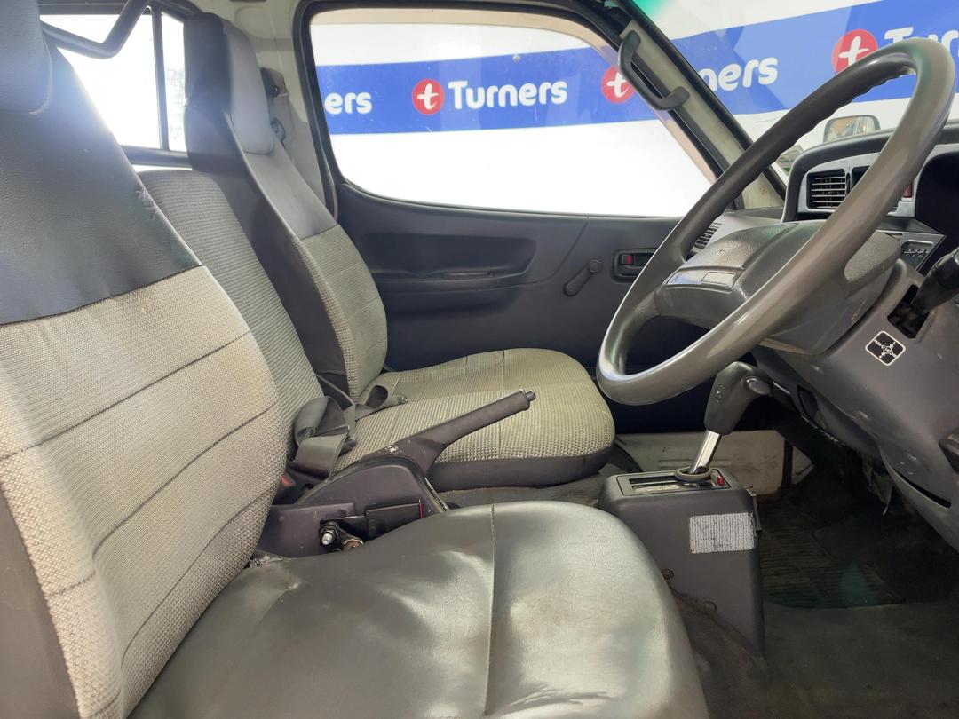 Photo '14' of Toyota Hiace Photo '14' of Toyota Hiace