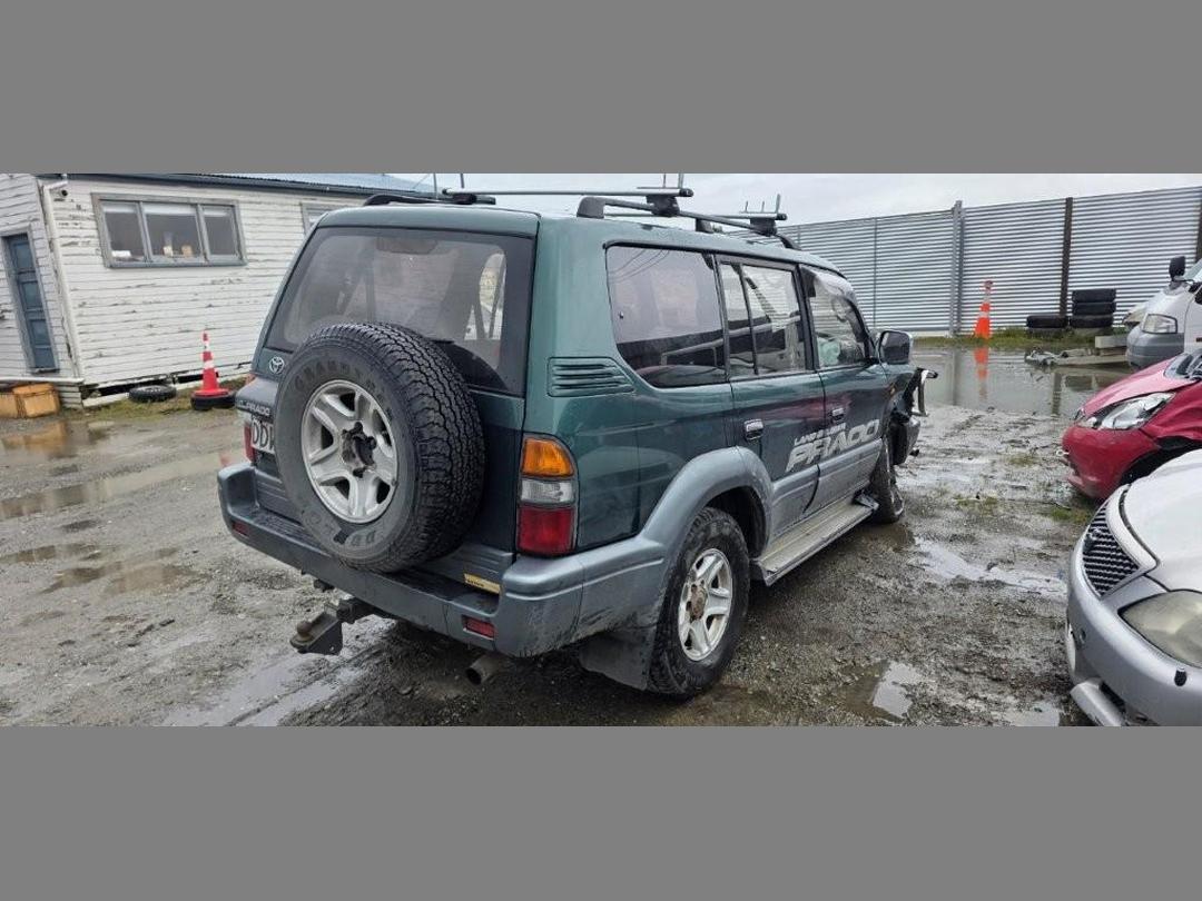 Photo '5' of Toyota Landcruiser Prado Photo '5' of Toyota Landcruiser Prado