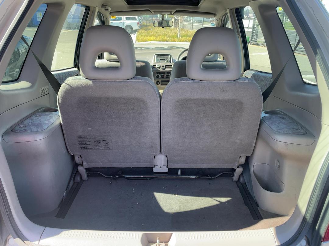 Photo '12' of Toyota Spacio Photo '12' of Toyota Spacio