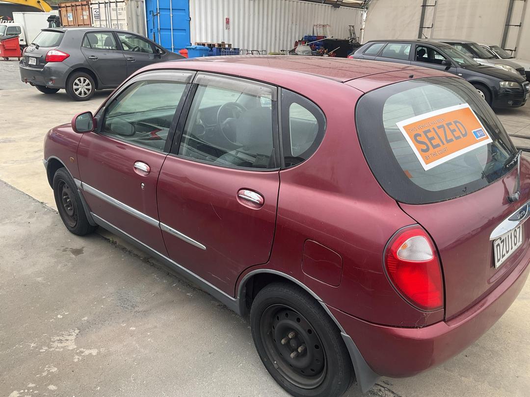 Photo '3' of Daihatsu Storia