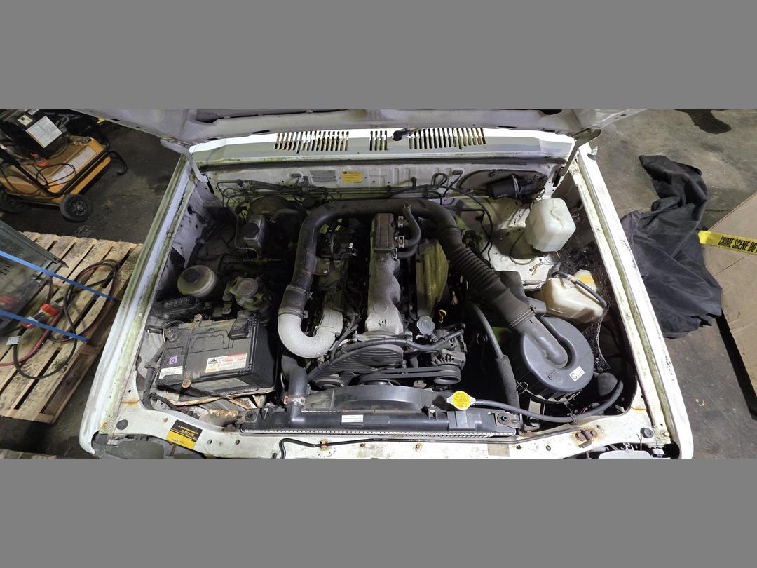 Photo '3' of Ford Courier XL Crew CAB Photo '3' of Ford Courier XL Crew CAB