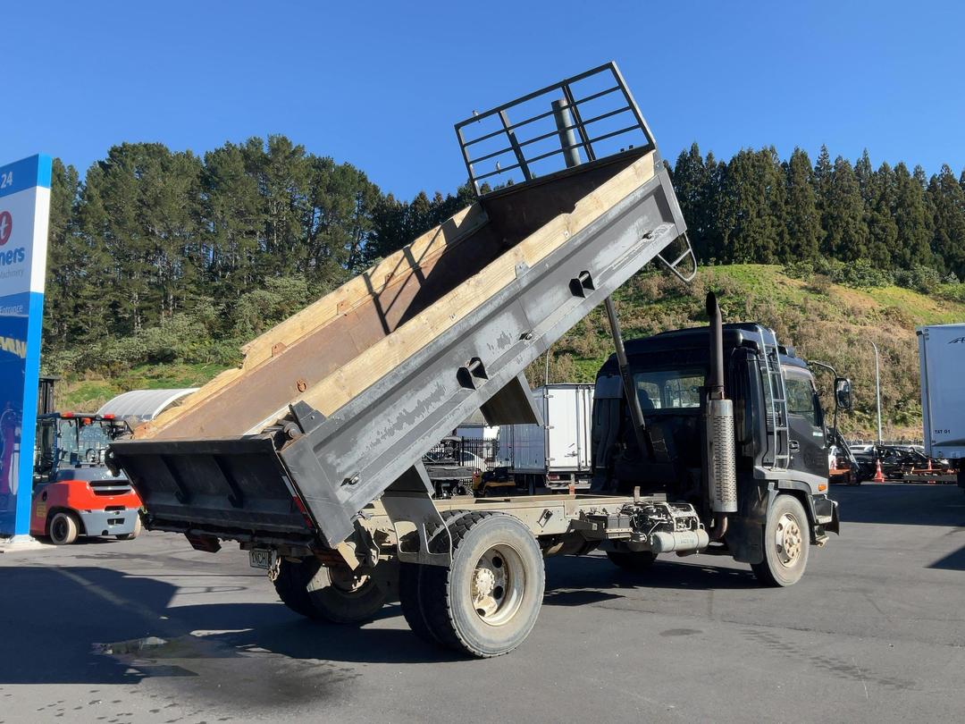 Photo '4' of Isuzu Forward Tipper