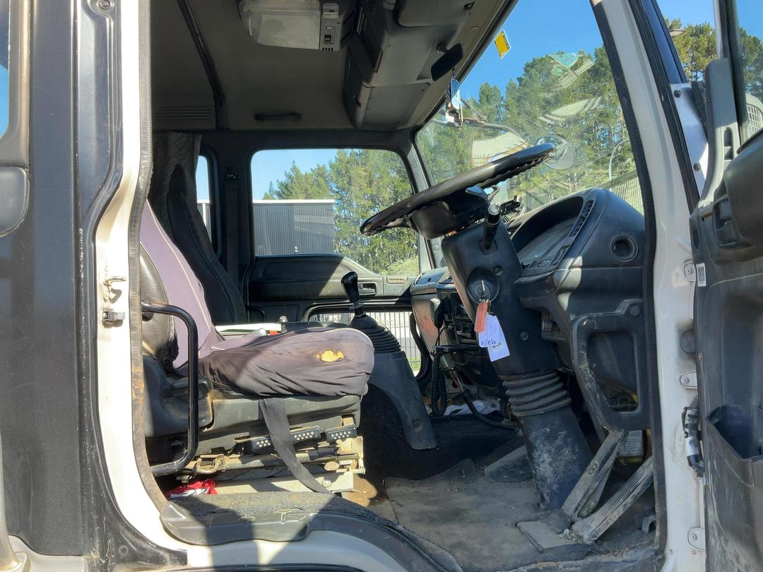 Photo '10' of Isuzu Forward Tipper