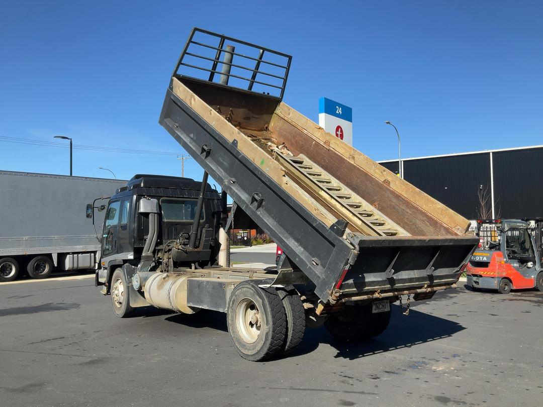 Photo '6' of Isuzu Forward Tipper