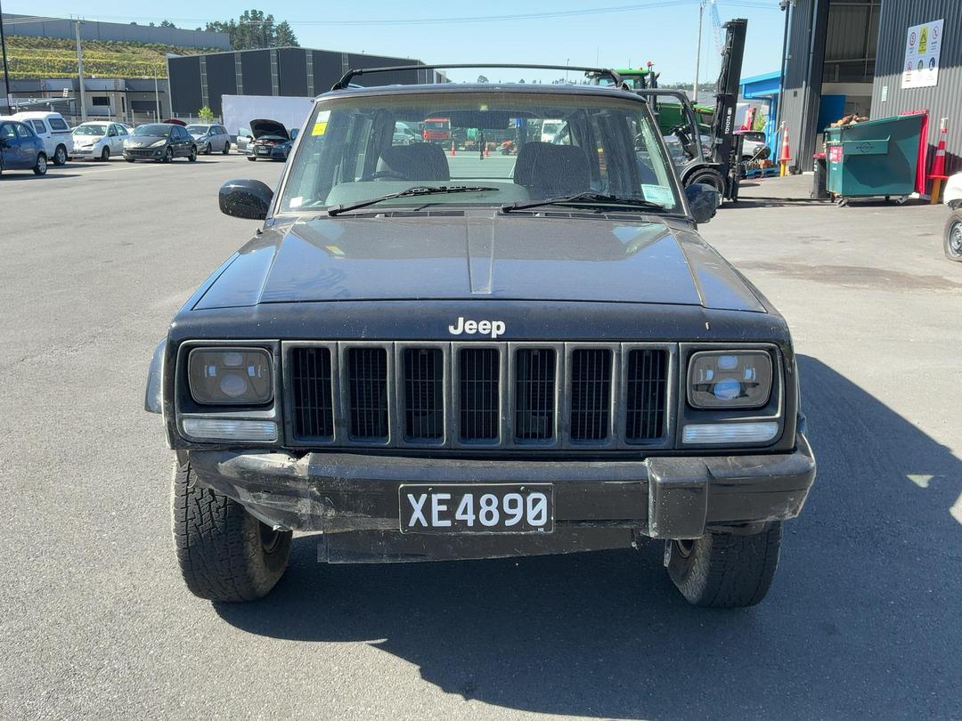 Photo '8' of Jeep Cherokee Sport Photo '8' of Jeep Cherokee Sport