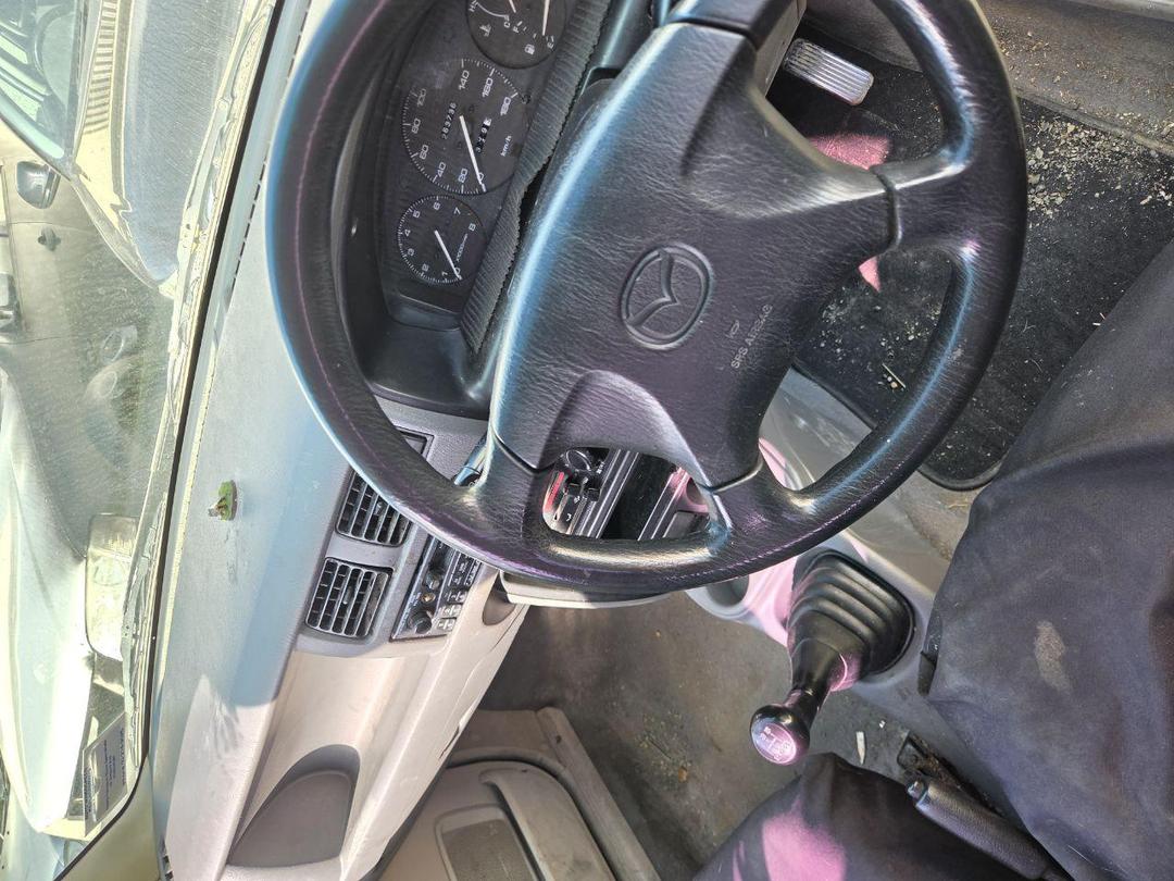 Photo '4' of Mazda Demio Photo '4' of Mazda Demio