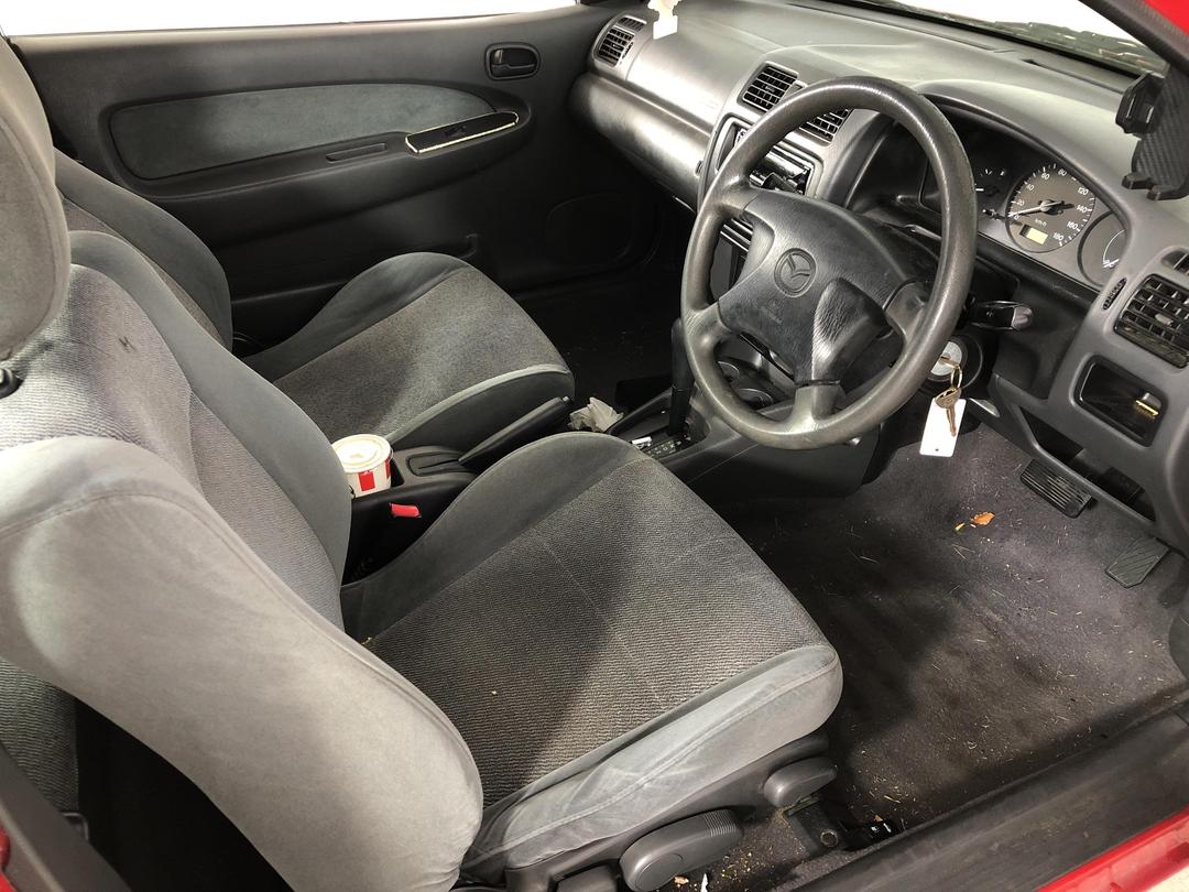 Photo '14' of Mazda Familia