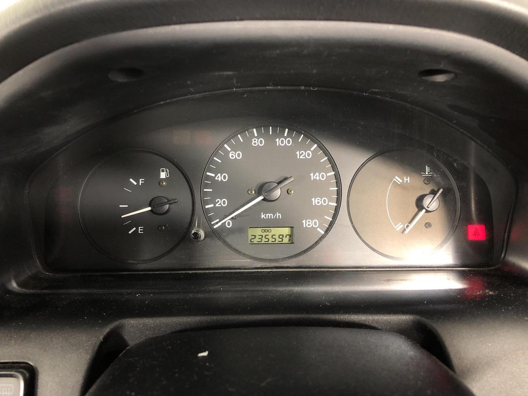 Photo '18' of Mazda Familia