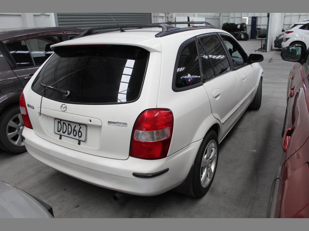Photo '6' of Mazda Familia Photo '6' of Mazda Familia