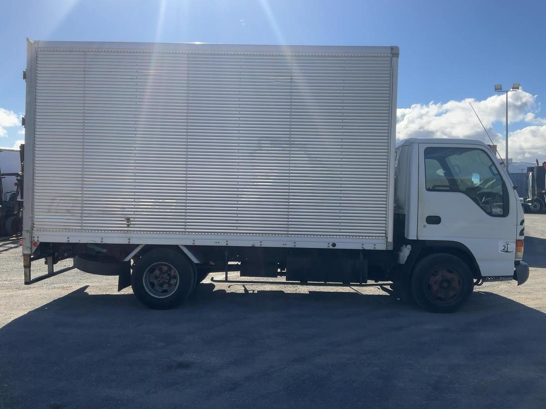Photo '4' of Nissan Condor Box Body