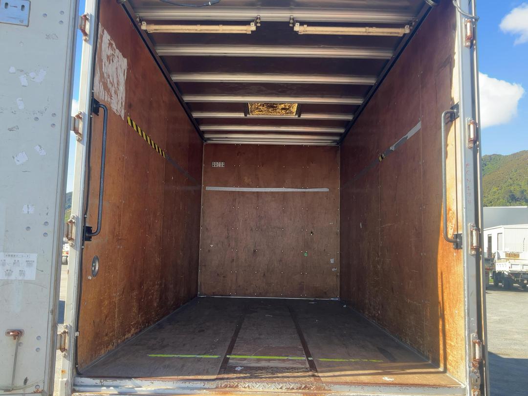 Photo '18' of Nissan Condor Box Body