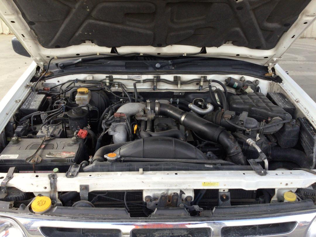 Photo '15' of Nissan Regulus RS R Photo '15' of Nissan Regulus RS R