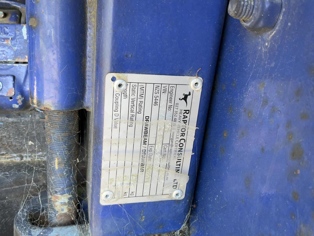 Photo '9' of SCANIA D94 310 6x2 DB6X2 Flat Deck Crane