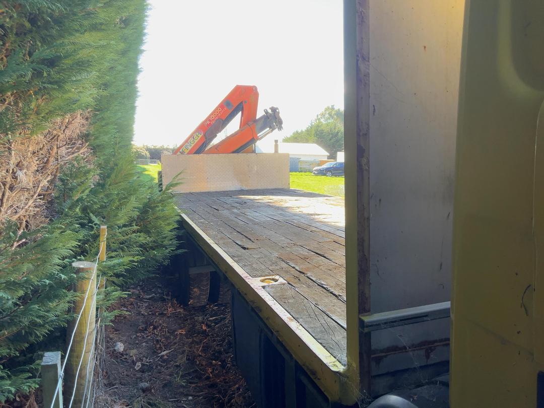 Photo '21' of SCANIA D94 310 6x2 DB6X2 Flat Deck Crane
