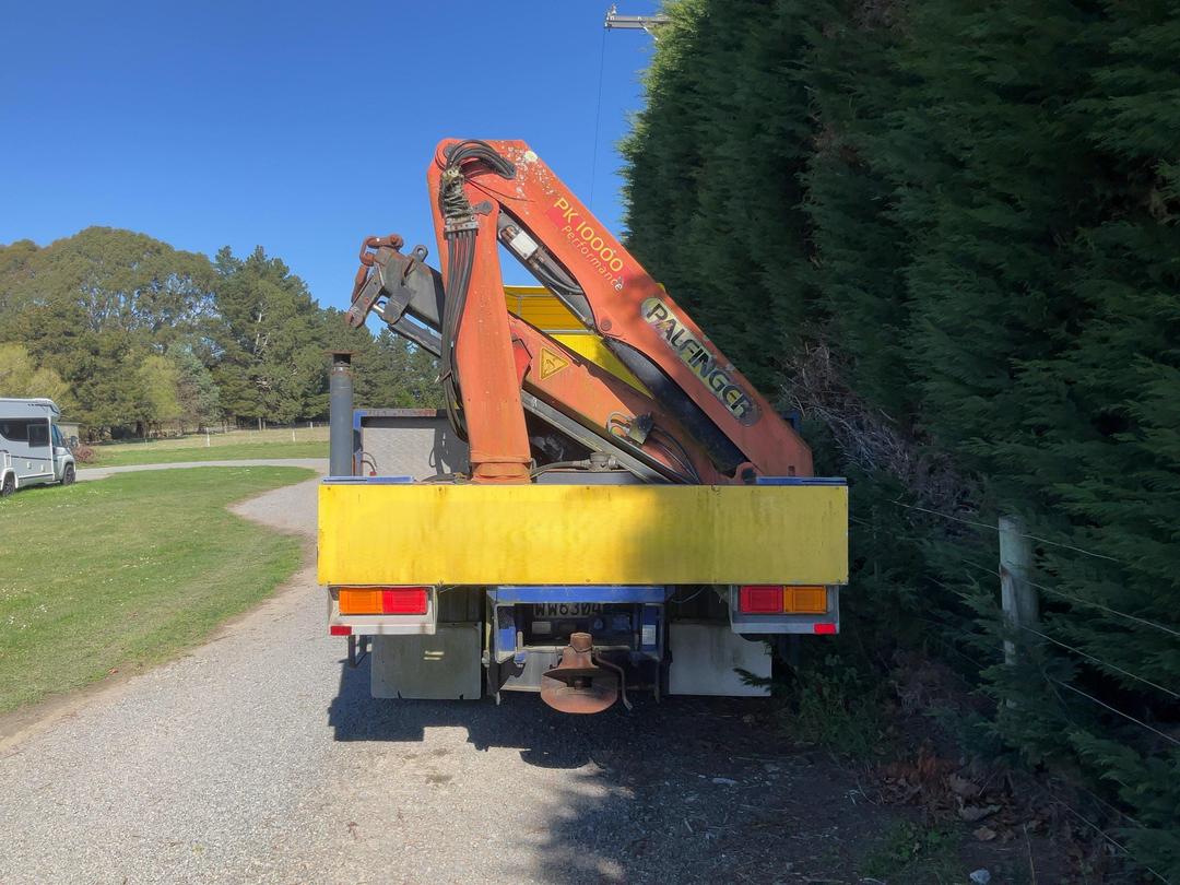 Photo '6' of SCANIA D94 310 6x2 DB6X2 Flat Deck Crane