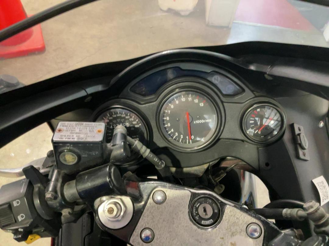 Photo '5' of Suzuki RF900R V