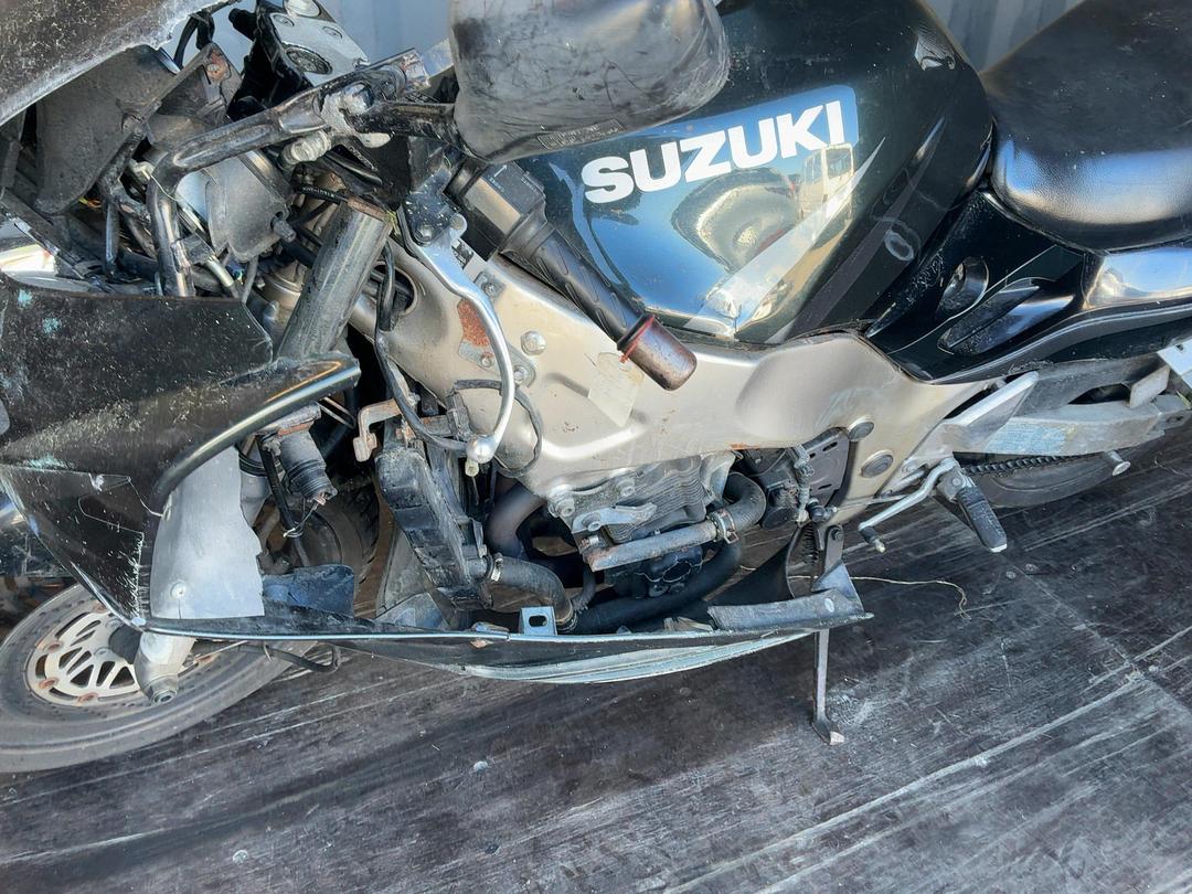 Photo '2' of Suzuki RF900R V Photo '2' of Suzuki RF900R V