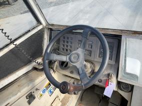Photo '11' of Tennant 720 Sweeper