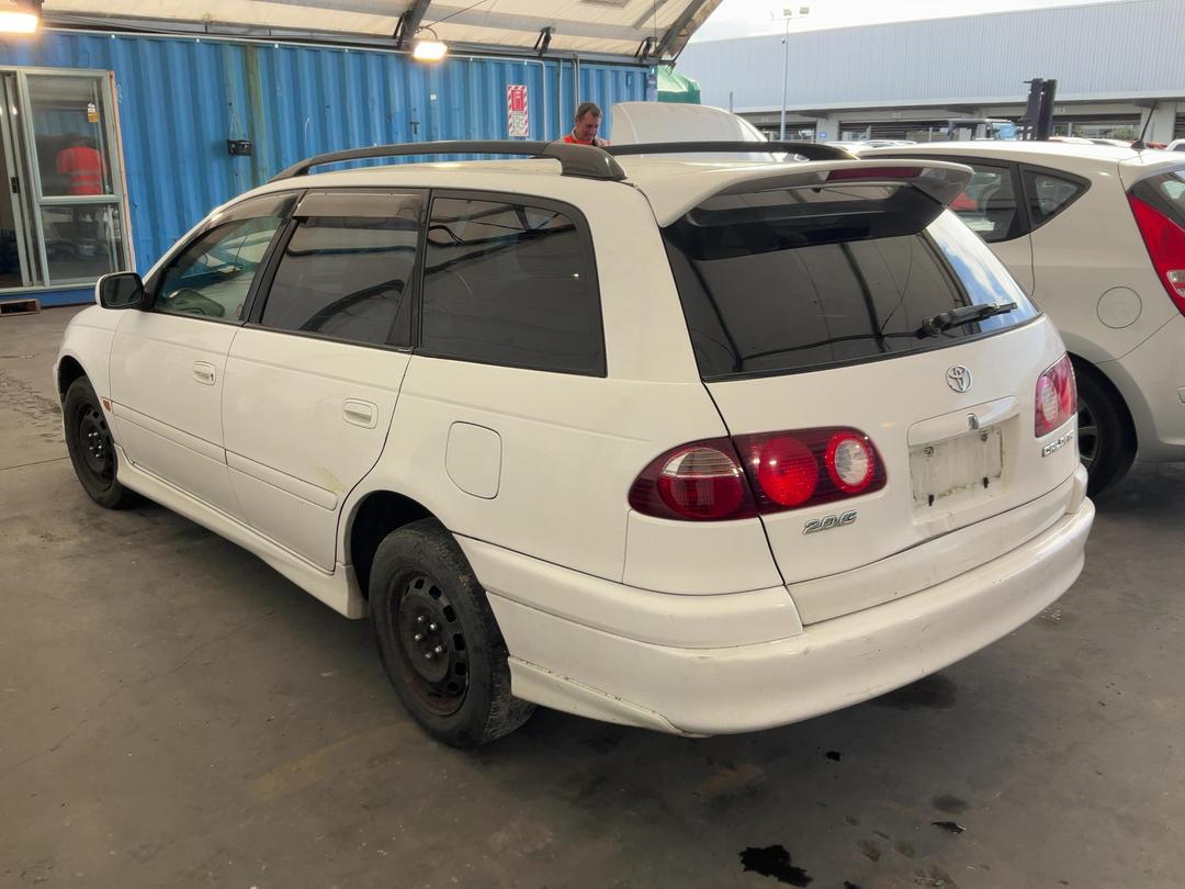 Photo '4' of Toyota Caldina