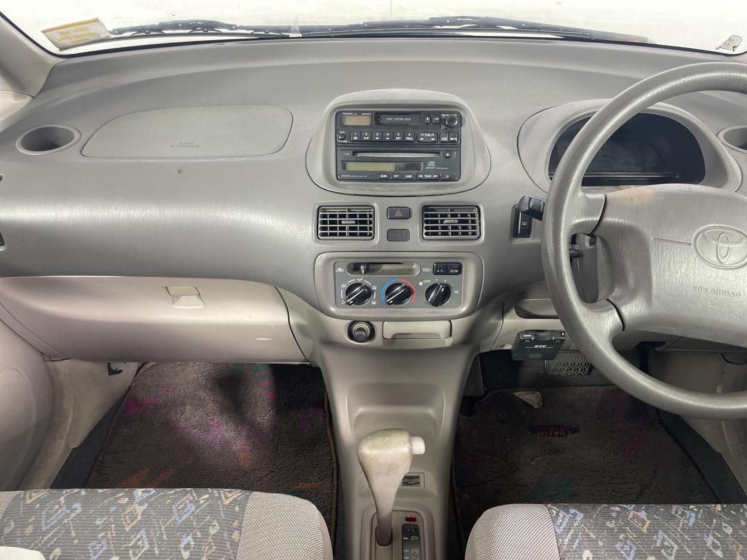 Photo '18' of Toyota Corolla