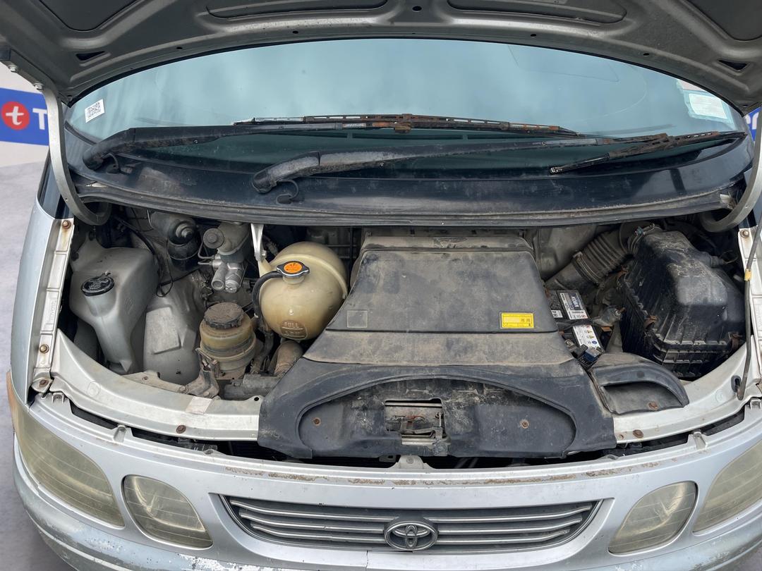 Photo '4' of Toyota Estima Emina