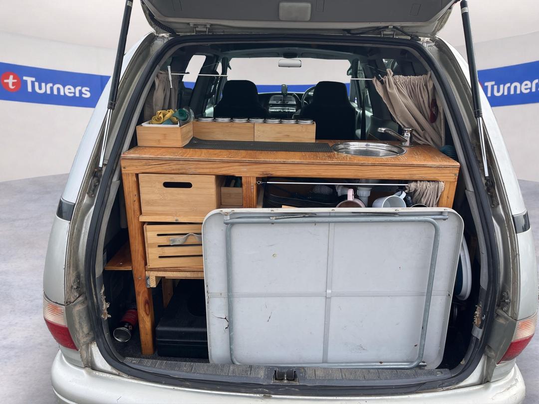 Photo '8' of Toyota Estima Emina