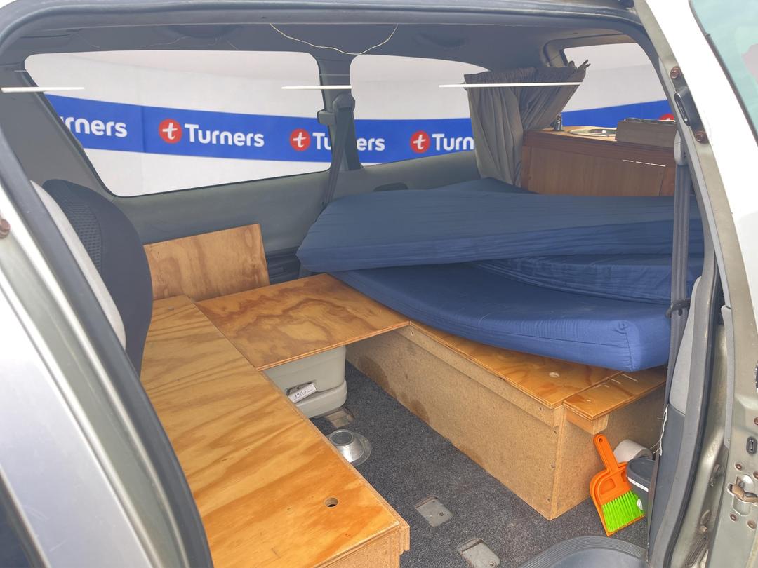 Photo '13' of Toyota Estima Emina