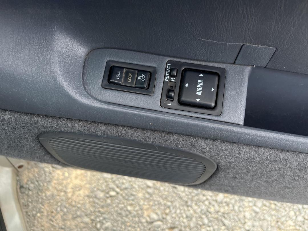 Photo '17' of Toyota Estima Emina