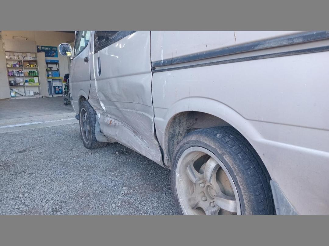 Photo '18' of Toyota Hiace Super Custom Photo '18' of Toyota Hiace Super Custom