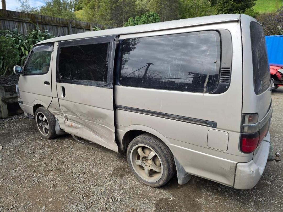 Photo '3' of Toyota Hiace Super Custom Photo '3' of Toyota Hiace Super Custom