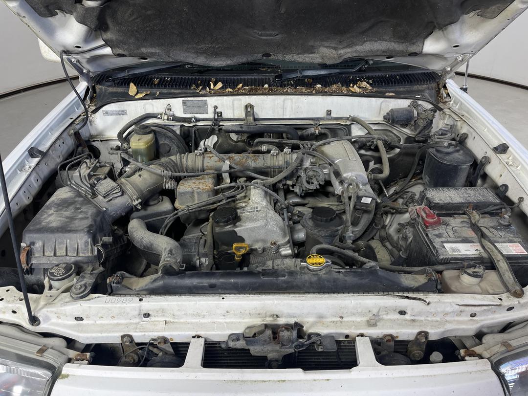 Photo '11' of Toyota Hilux Surf